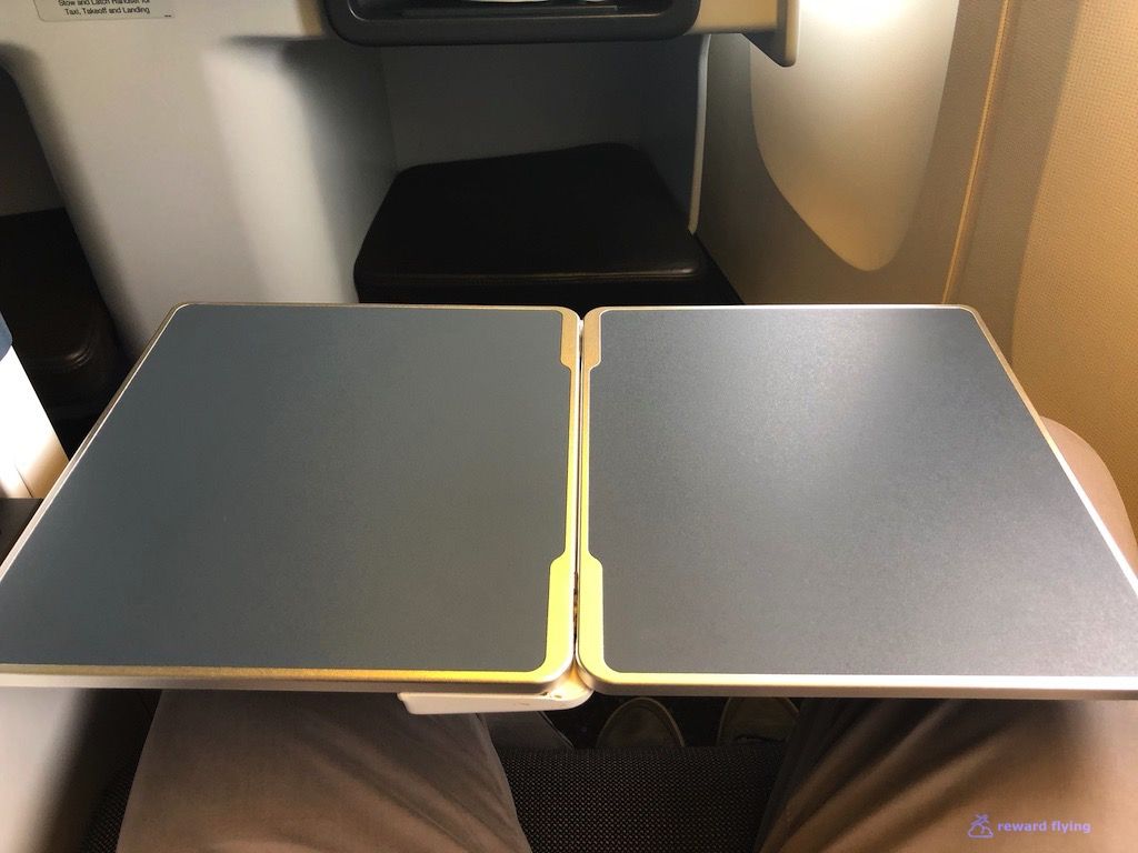 photo klm835 seat tray table